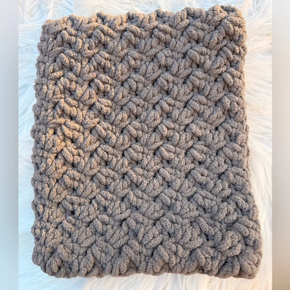 LOUIS VUITTON Large Planner (fits A5 paper)
Color: Epi Noir (Textured Leather) - Picture 9 of 9